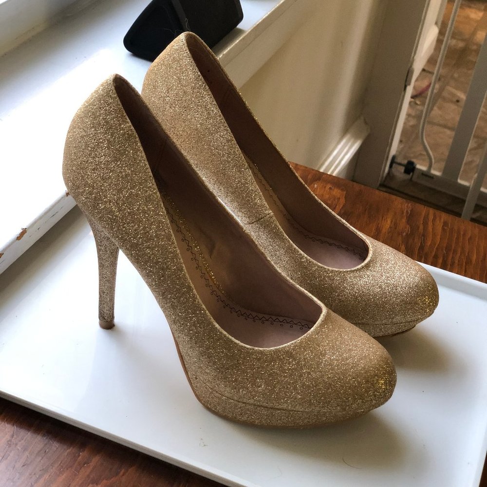 Olsenboye Glitter Gold Pumps Size 8